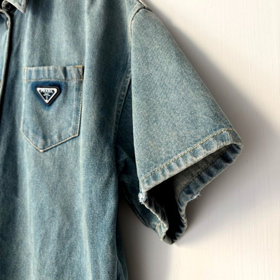 38號 ::Prada:: 經典三角牌 水洗丹寧牛仔連身短褲 連身褲 連衣褲 2022 Medium Wash Denim Button Up Romper-4