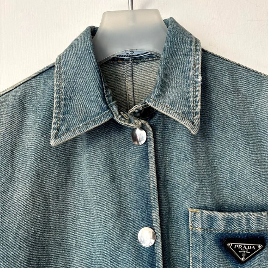 38號 ::Prada:: 經典三角牌 水洗丹寧牛仔連身短褲 連身褲 連衣褲 2022 Medium Wash Denim Button Up Romper-11
