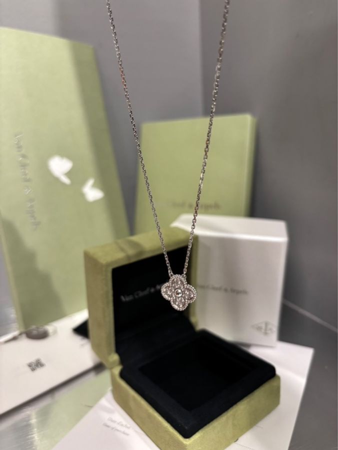Van Cleef & Arpels VCA Vintage Alhambra 滿鑽白金 四葉草|Classic Trend CT精品|台北東區實體-7