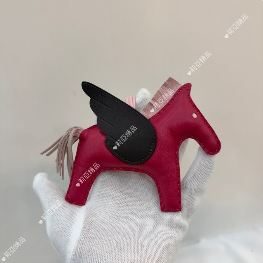 莉亞精品♡ Hermes 拼色飛馬吊飾 桃粉MM-2