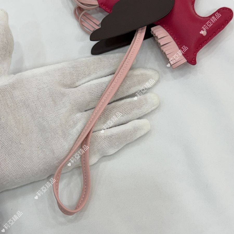 莉亞精品♡ Hermes 拼色飛馬吊飾 桃粉MM-9