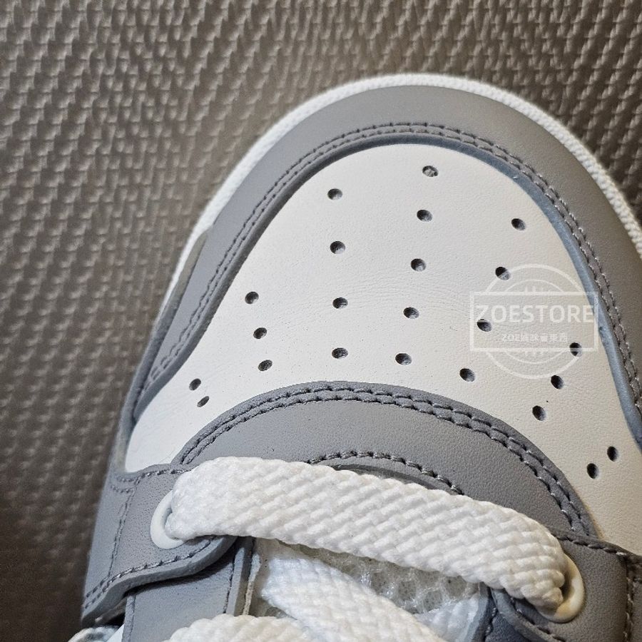 Dior First Sneaker 灰白配色鏤空運動休閒鞋-12