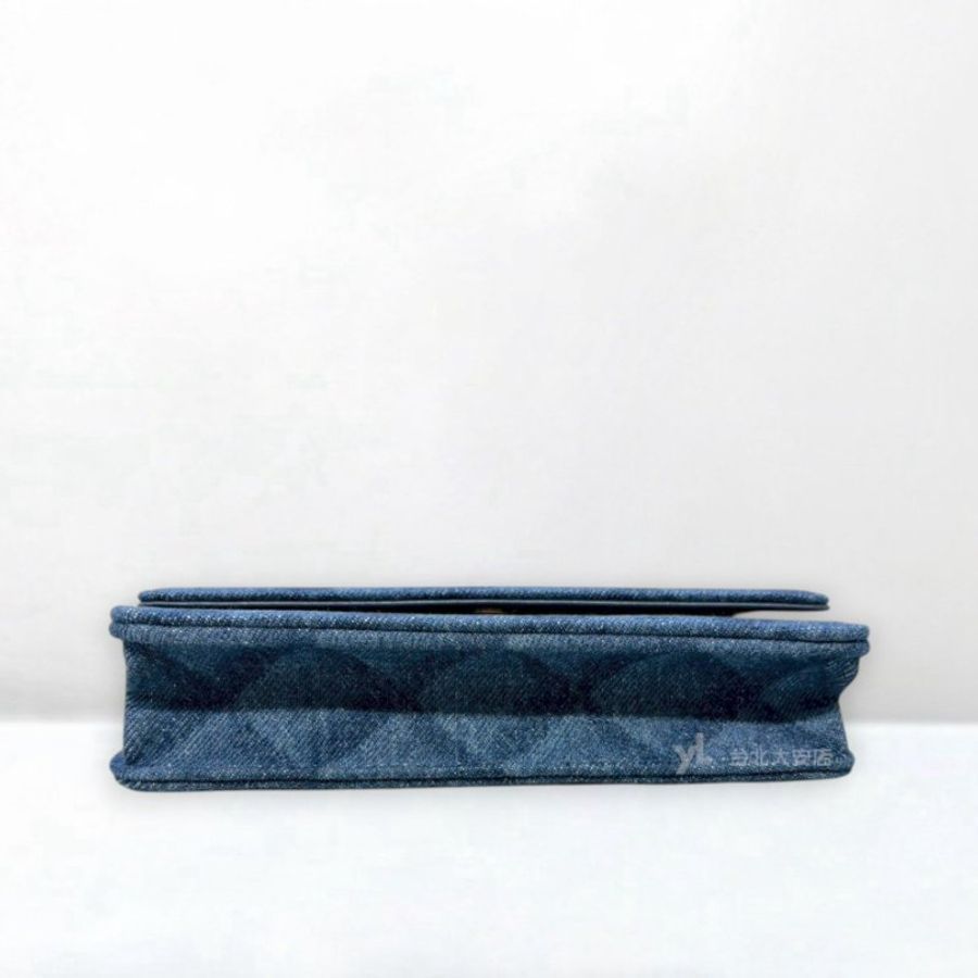 A13411-CHANEL 藍色單寧布菱格紋淡金釦WOC鍊帶錢包/AP0250-4