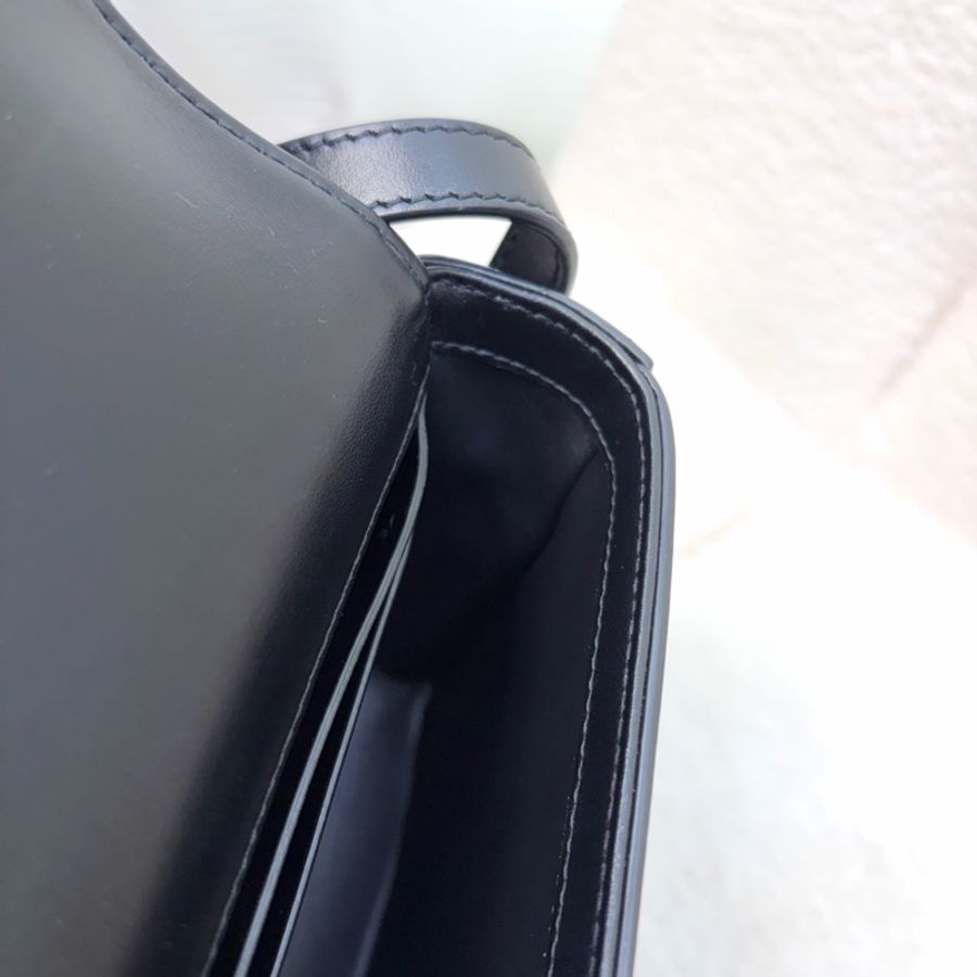 BURBERRY黑色牛皮金釦下蓋磁吸側背包-17