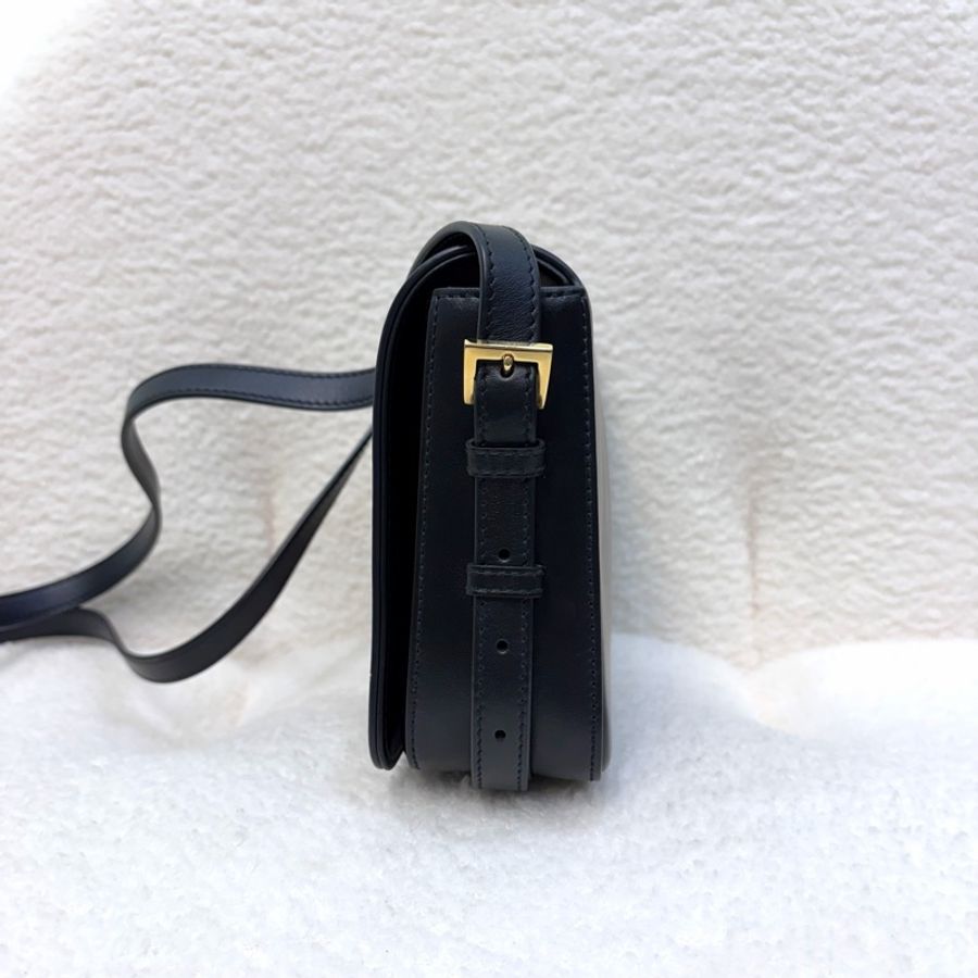 BURBERRY黑色牛皮金釦下蓋磁吸側背包-19