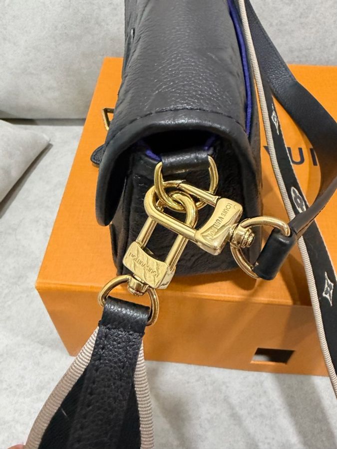 Louis Vuitton Diane Monogram Empreinte 斜背包-16