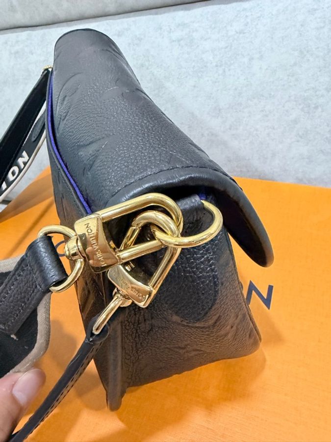 Louis Vuitton Diane Monogram Empreinte 斜背包-17