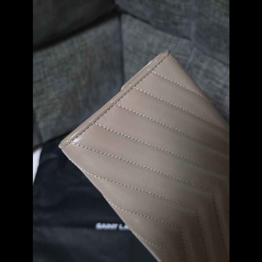 [全新] Saint Laurent YSL 小羊皮 信封長夾 奶茶色 未使用品-2