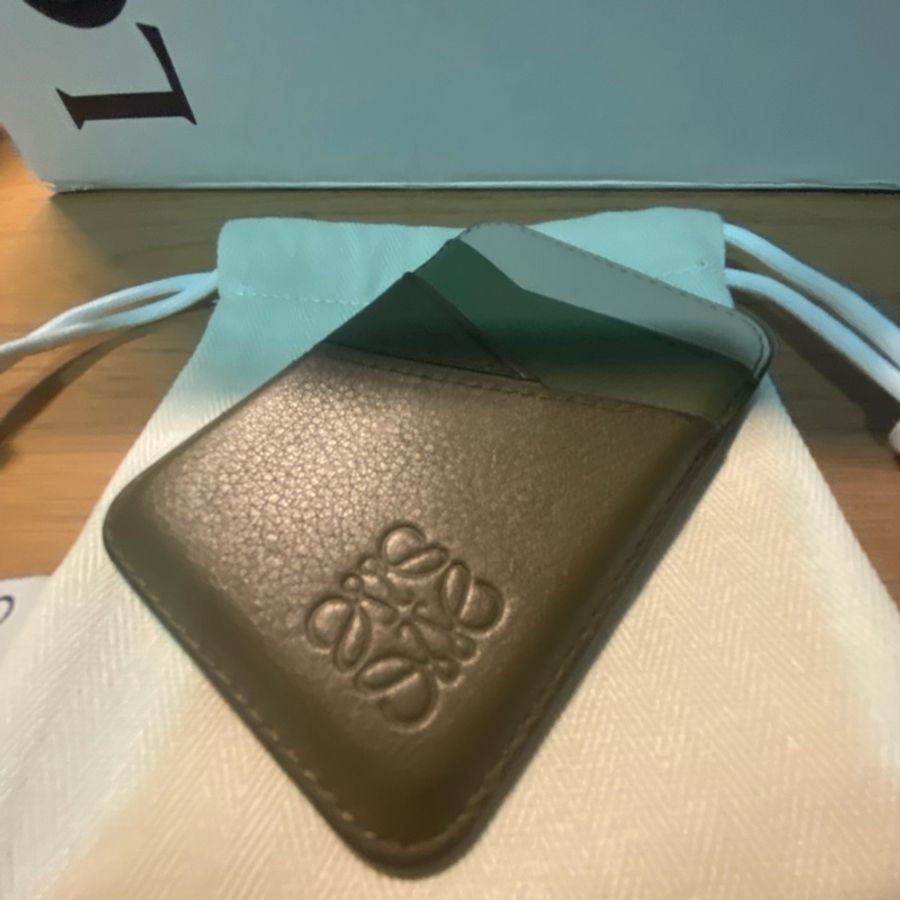 Loewe Puzzle Magnetic Leather Cardholder-12