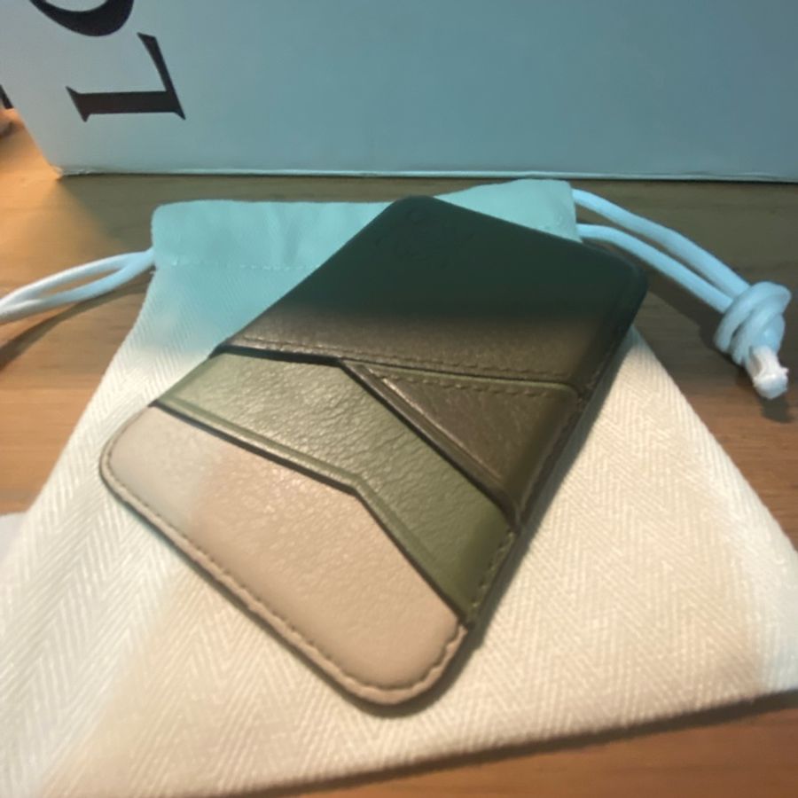Loewe Puzzle Magnetic Leather Cardholder-14