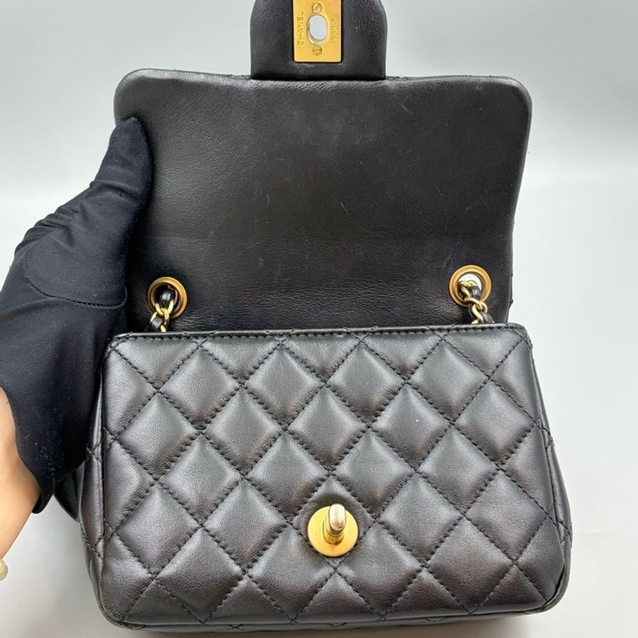 Chanel香奈兒 CF方胖子斜背包 黑色菱格金扣-6