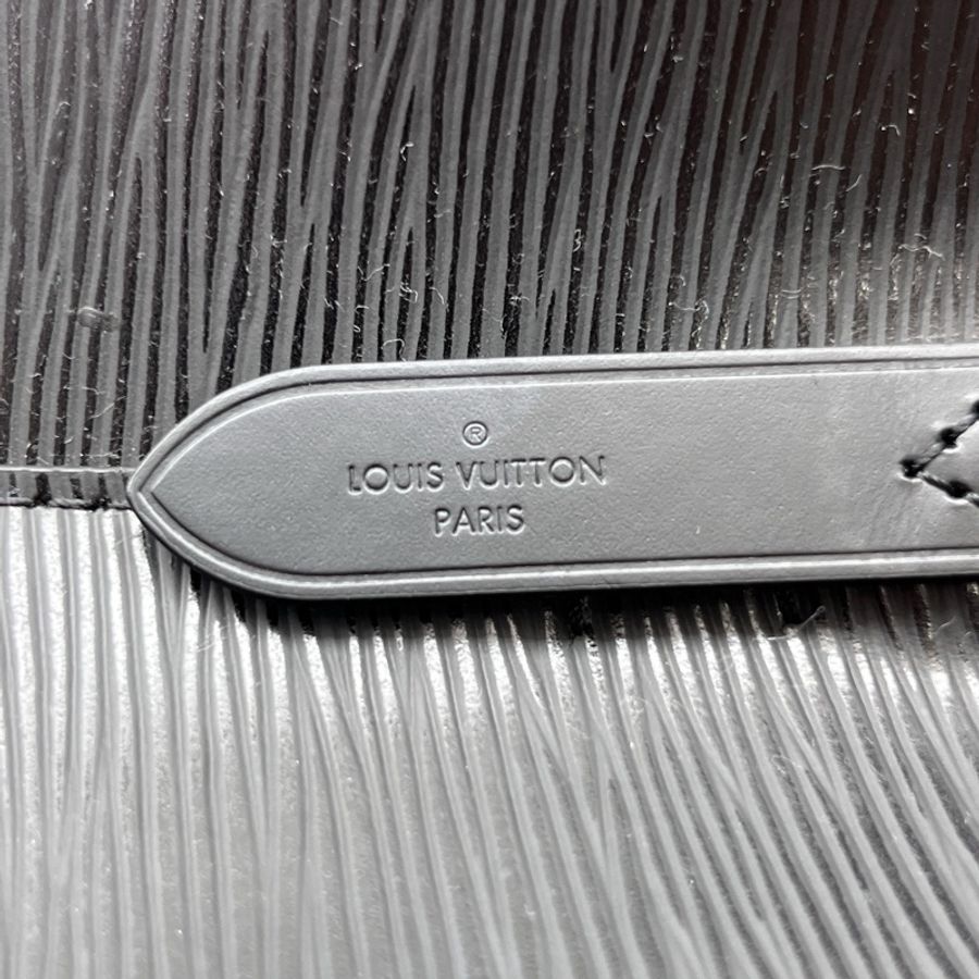 LV 98新 黑色水波紋抽繩水桶包-7