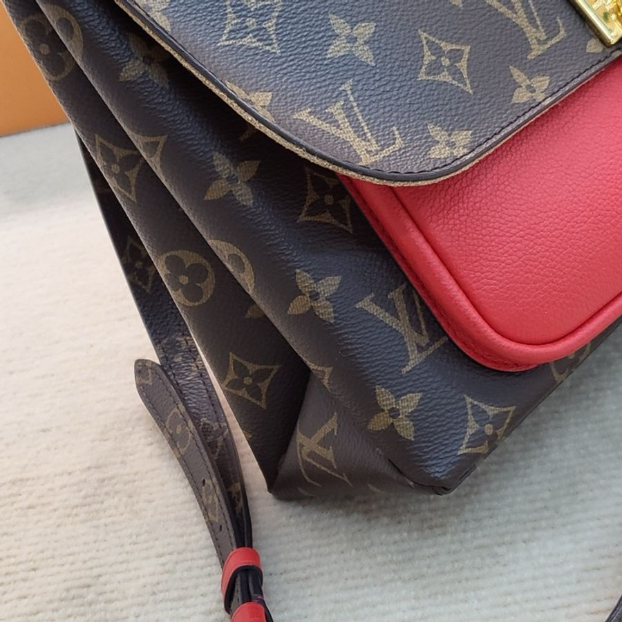 路易威登/Louis Vuitton mairgnan锁头包邮差包 芯片编码18年 御姐都爱的经典老-3