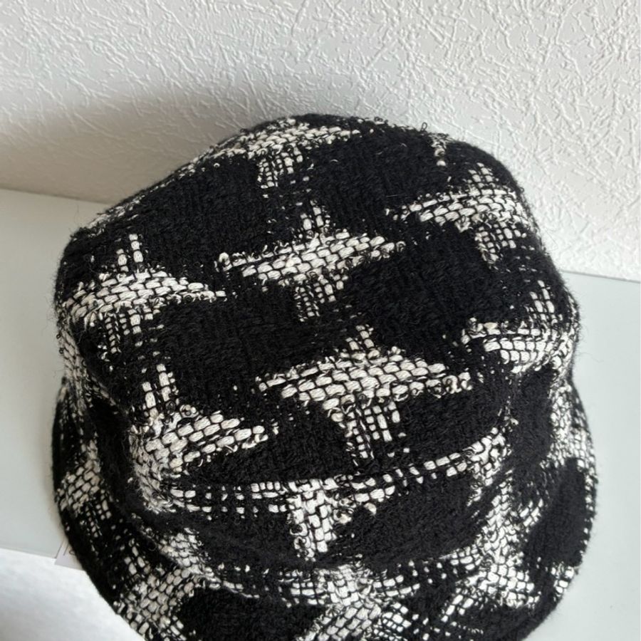 Chanel 黑/白十字漁夫帽M-4