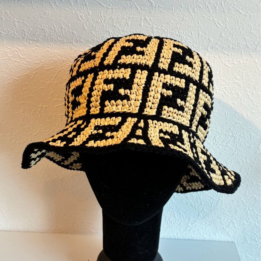 Fendi 黑/米滿版logo漁夫帽-0