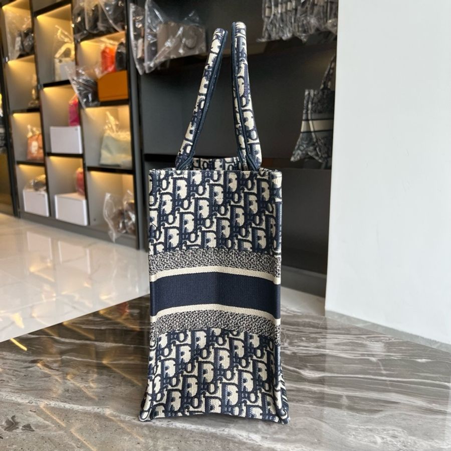 DIOR迪奧 BookTote 老花滿印大容量 Oblique手工 刺繡 托特包Tote包-1