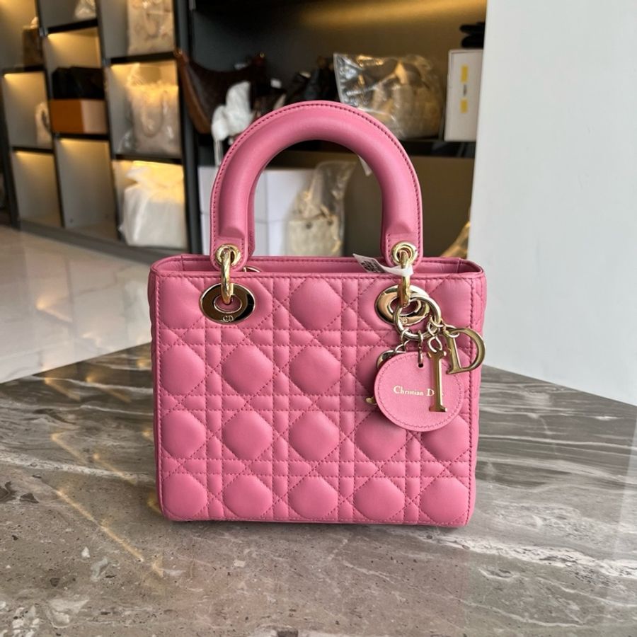 DIOR迪奧 Lady Dior 淺金色飾面金屬吊飾藤格紋 羊皮革 四格戴妃包-0