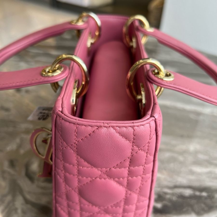 DIOR迪奧 Lady Dior 淺金色飾面金屬吊飾藤格紋 羊皮革 四格戴妃包-20
