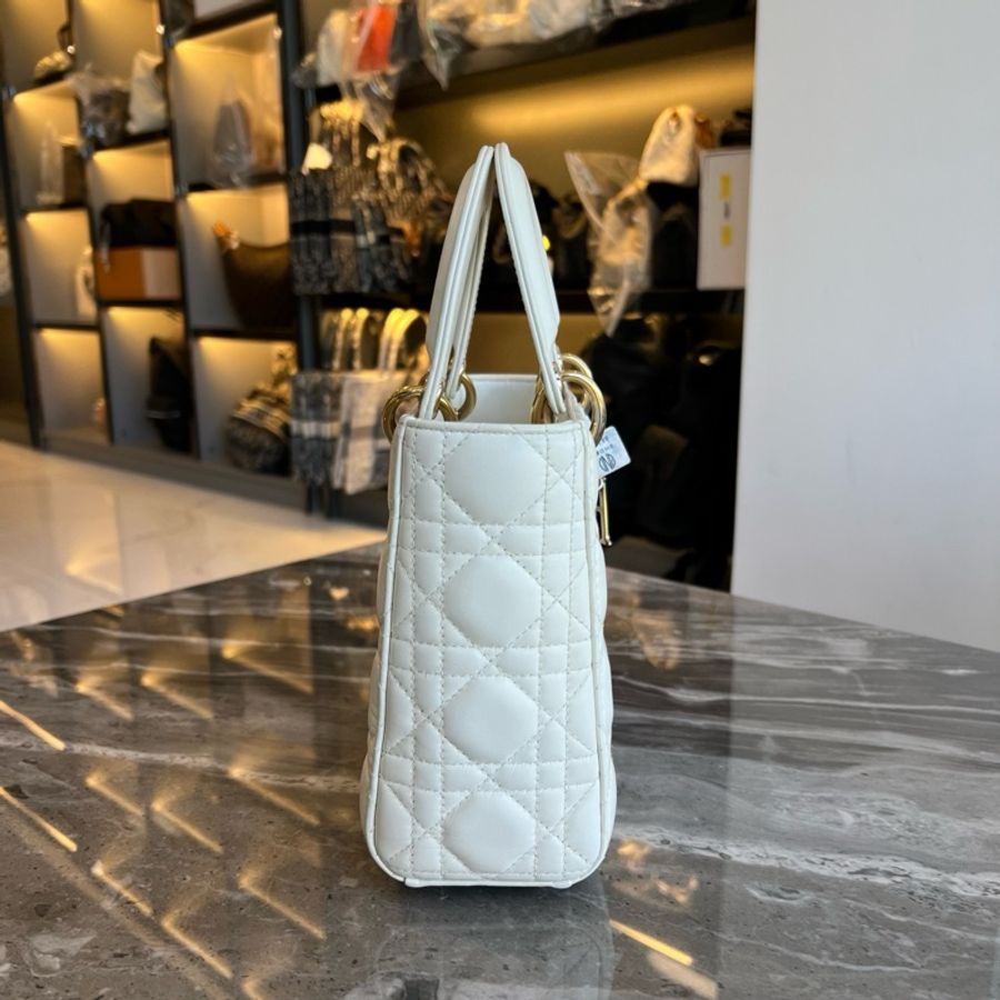 DIOR 迪奧 Lady Dior 淺金色飾面金屬吊飾藤格紋 小羊皮 戴妃包 四格小號-3