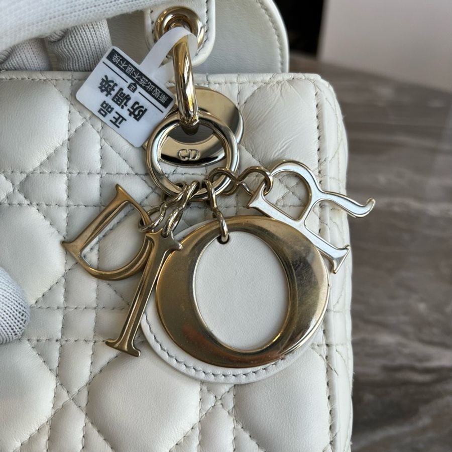 DIOR 迪奧 Lady Dior 淺金色飾面金屬吊飾藤格紋 小羊皮 戴妃包 四格小號-8