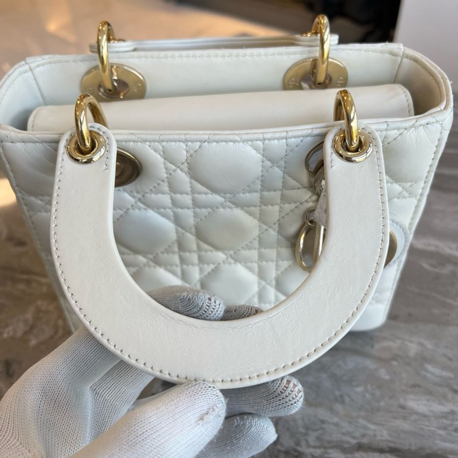 DIOR 迪奧 Lady Dior 淺金色飾面金屬吊飾藤格紋 小羊皮 戴妃包 四格小號-9