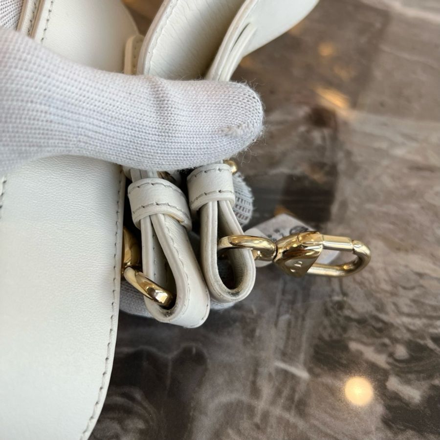 DIOR 迪奧 Lady Dior 淺金色飾面金屬吊飾藤格紋 小羊皮 戴妃包 四格小號-19