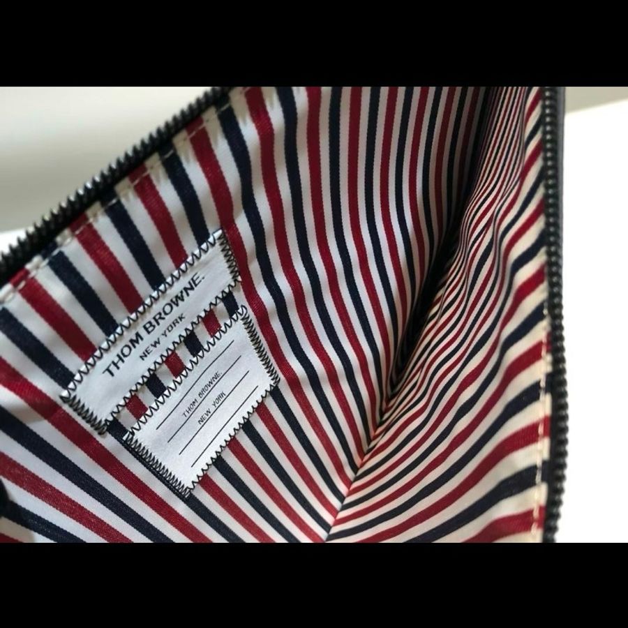 Thom Browne 海洋生態壓紋圖案皮革手拿包 信封包-3