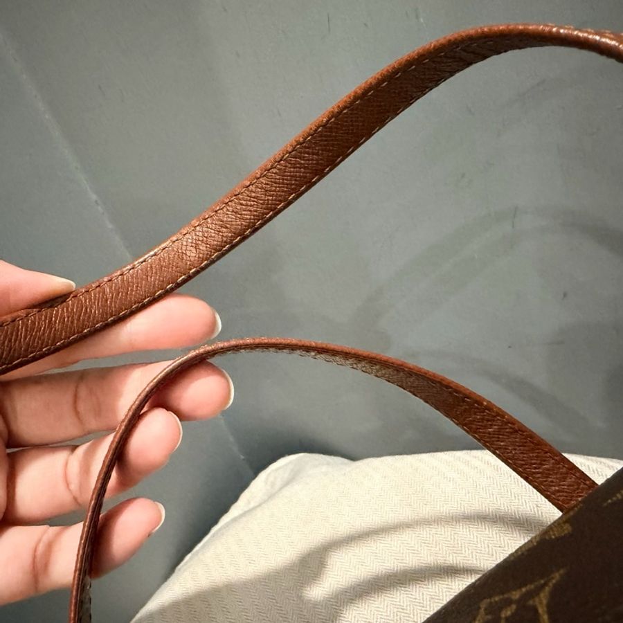 Louis Vuitton LV 經典老花 26 巴比龍 圓筒包 手拿包-36