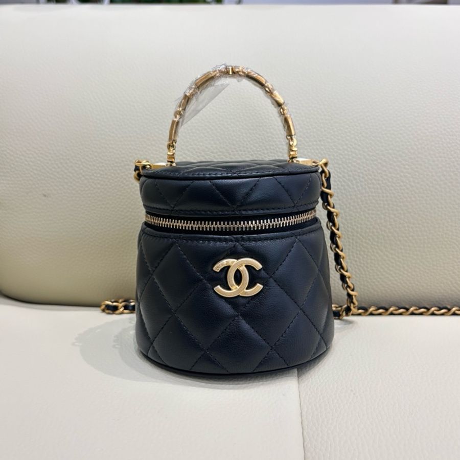 CHANEL香奈兒 22K秋冬 金扣黑色菱格紋琺瑯手柄鏈條包 羊皮 黑金圓桶包手提包斜挎包-1