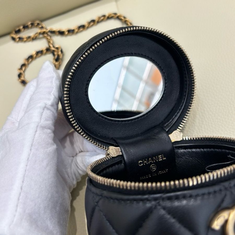 CHANEL香奈兒 22K秋冬 金扣黑色菱格紋琺瑯手柄鏈條包 羊皮 黑金圓桶包手提包斜挎包-6