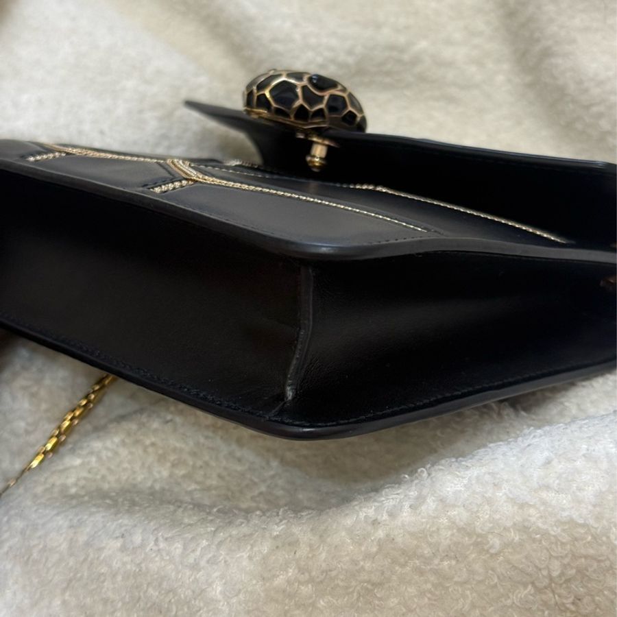 Bvlgari Serpenti Forever 限量黑色菱格蛇頭包-5