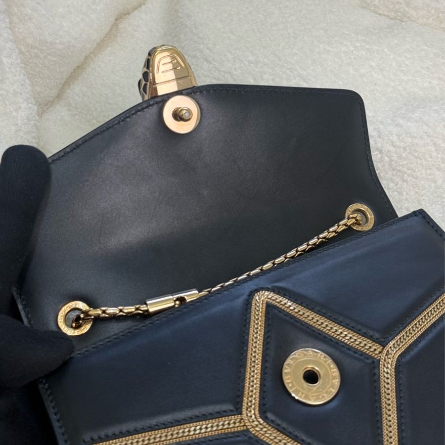 Bvlgari Serpenti Forever 限量黑色菱格蛇頭包-8
