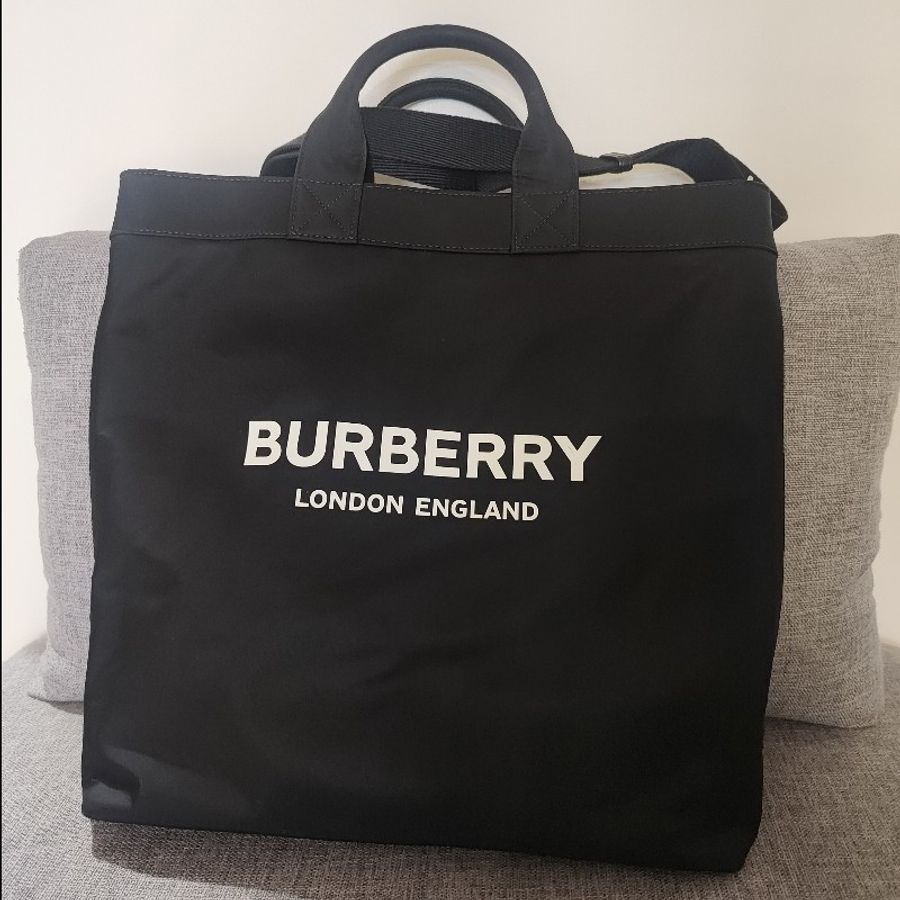 二手少用讓出【BURBERRY Logo Print Nylon Tote 黑色尼龍托特包】-8