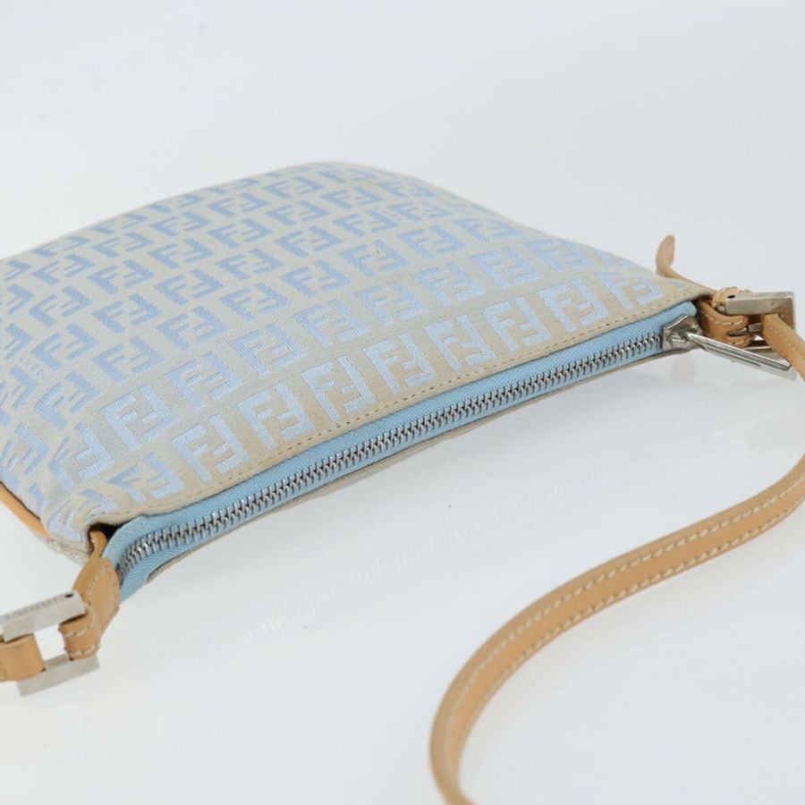 【日本直送】FENDI Zucchino帆布單肩包 淺藍色 銀色 正品 153315-5