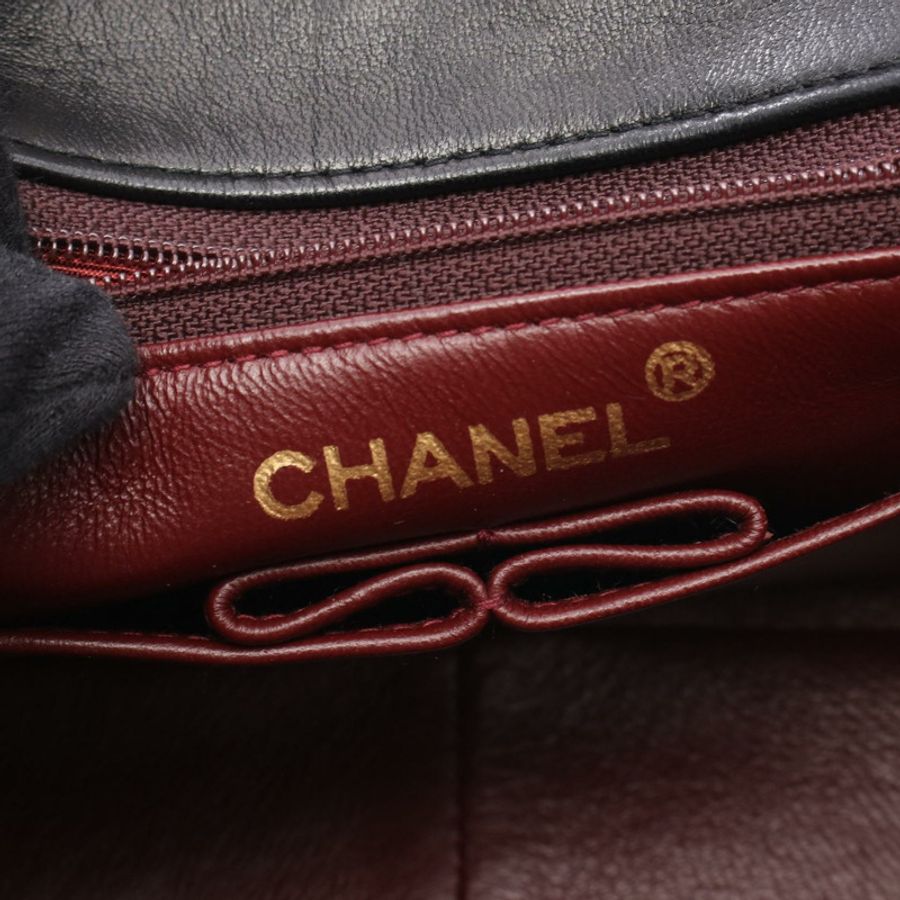 香奈兒 (CHANEL) 迷你絎縫 20 鏈條肩背包,羊皮材質,黑色,二手,金色五金 CC-3