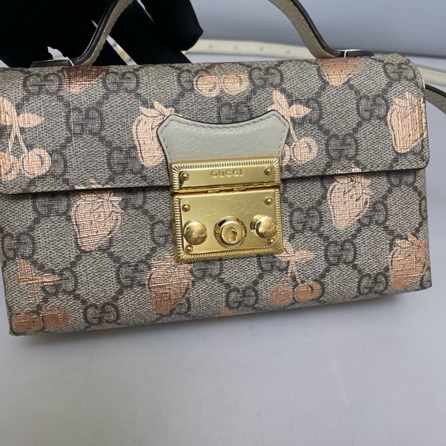Gucci Padlock迷你老花草莓燙金月光寶盒-2