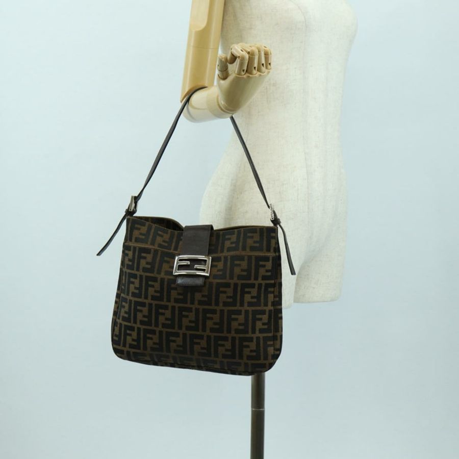 【日本直送】FENDI Zucca帆布Mamma Baguette單肩包 棕色/黑色 正品 177772SAV-26