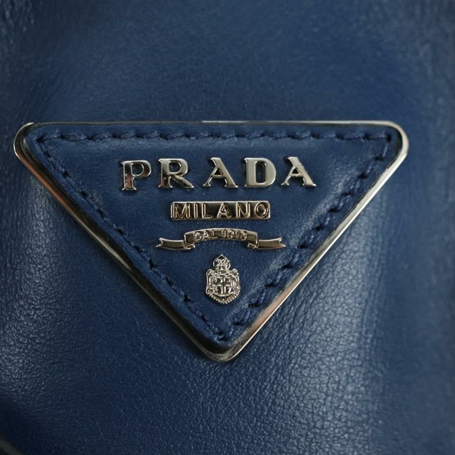 【日本直送】PRADA 皮革雙肩包,海軍藍/銀色,正品,貨號 179301M-22