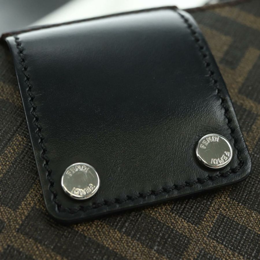 【日本直送】FENDI Zucca帆布水桶包纖薄單肩包 黑色棕色 正品 179706V-17