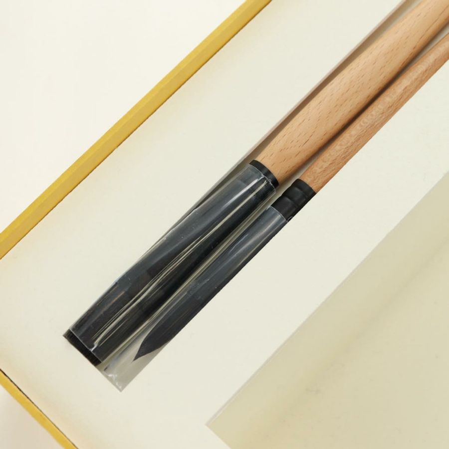 【日本直送】FENDI Drawing Mamma Baguette 肩背包 帆布 白色 金色 正品 176502SM-34