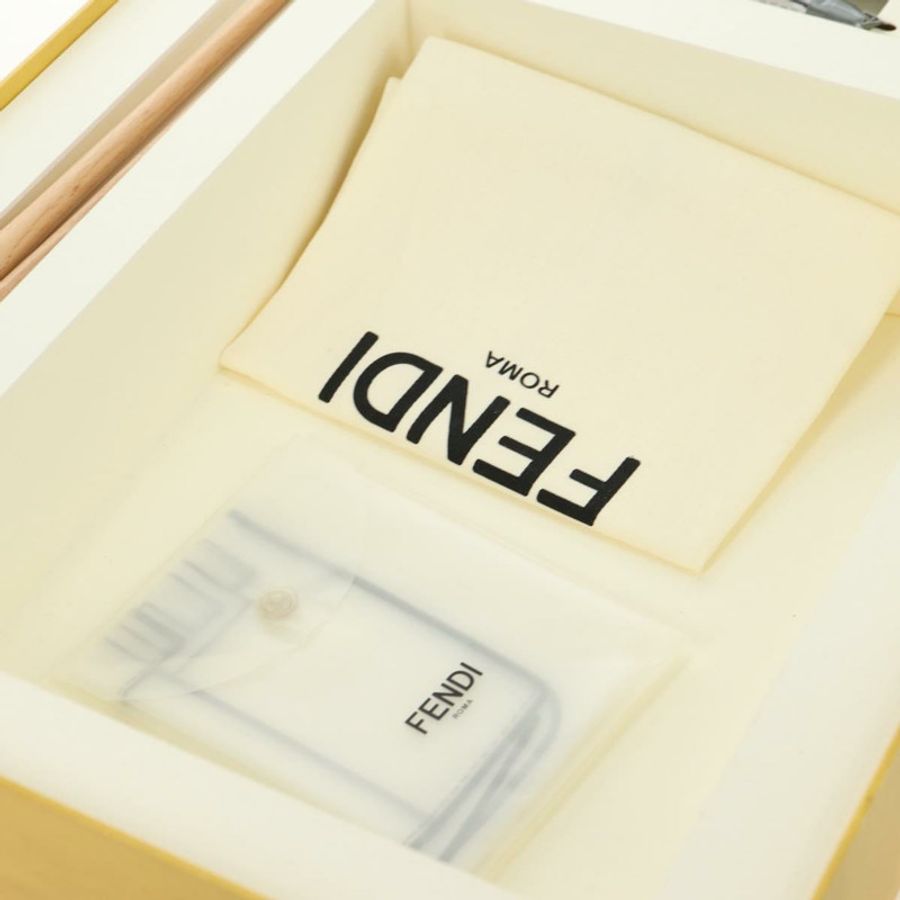 【日本直送】FENDI Drawing Mamma Baguette 肩背包 帆布 白色 金色 正品 176502SM-36