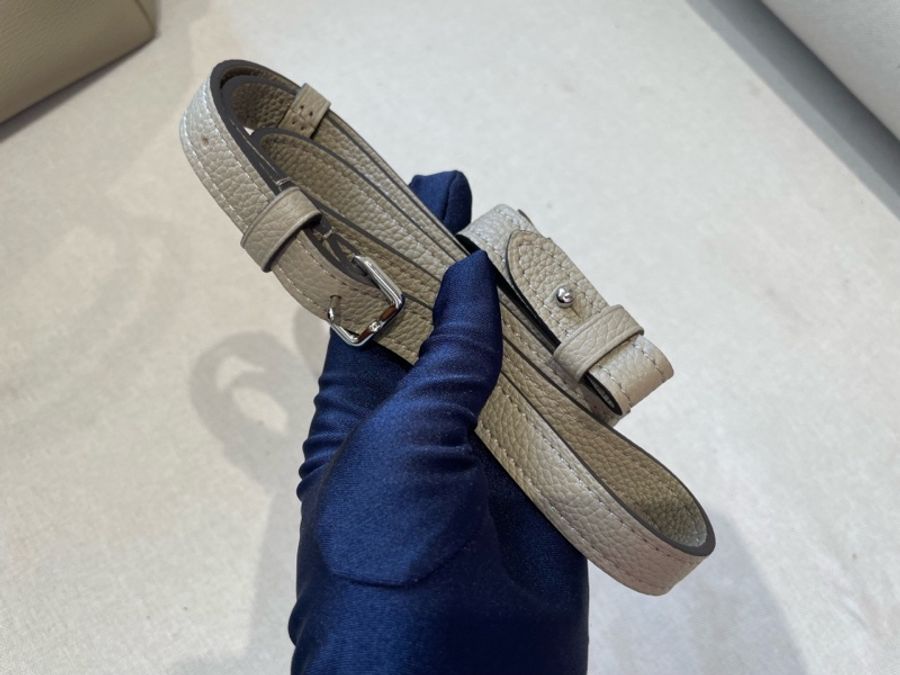 LV 路易威登灰色牛皮壓紋mila中號手提斜挎包-7