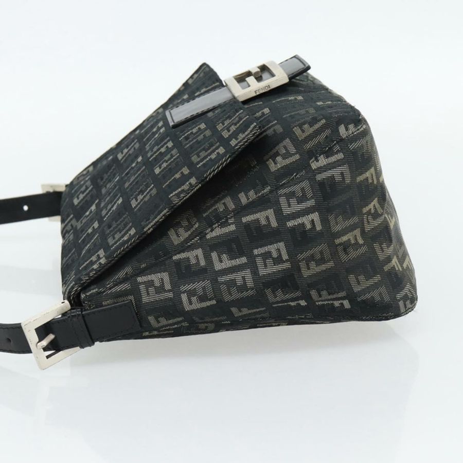 【日本直送】FENDI Zucchino 帆布 Mamma Baguette 肩背包 灰色 銀色 正品 181399V-2