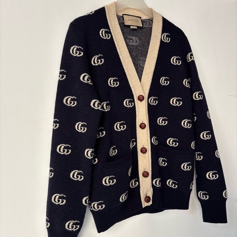 S號 ::GUCCI:: 藍色滿版雙G 學院風開襟上衣 木色鈕扣-1