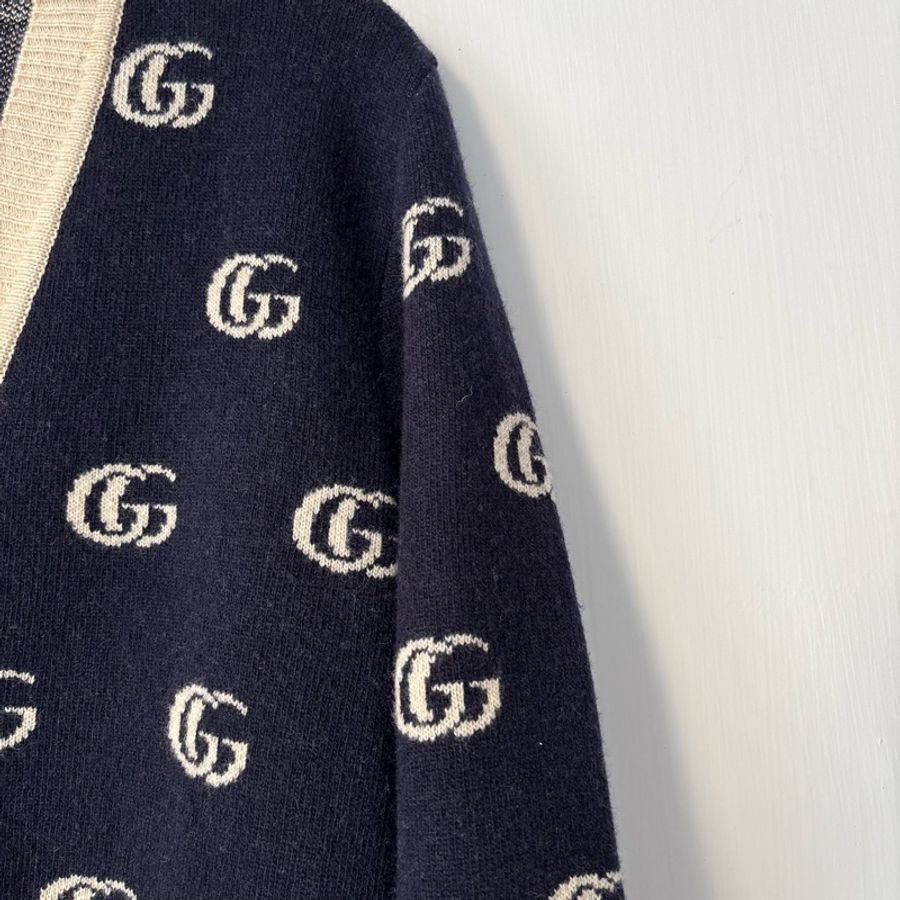 S號 ::GUCCI:: 藍色滿版雙G 學院風開襟上衣 木色鈕扣-6