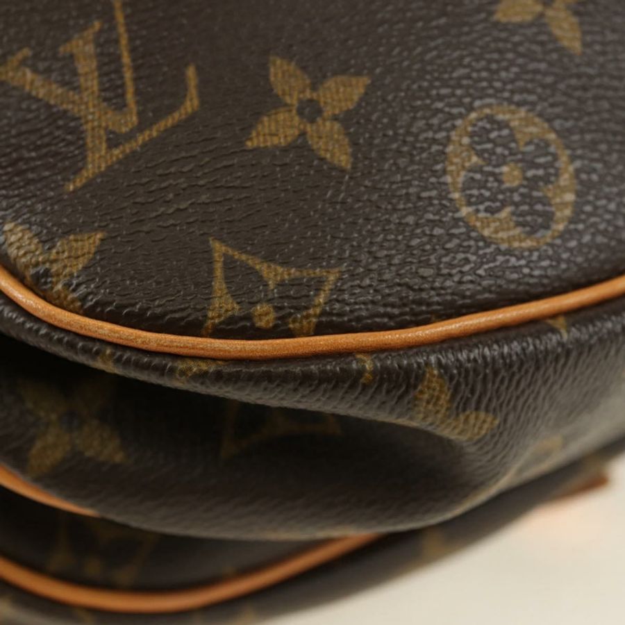 【日本直送】路易威登 Monogram Saumur 30 肩背包 M42256 LV Auth am11667V-14
