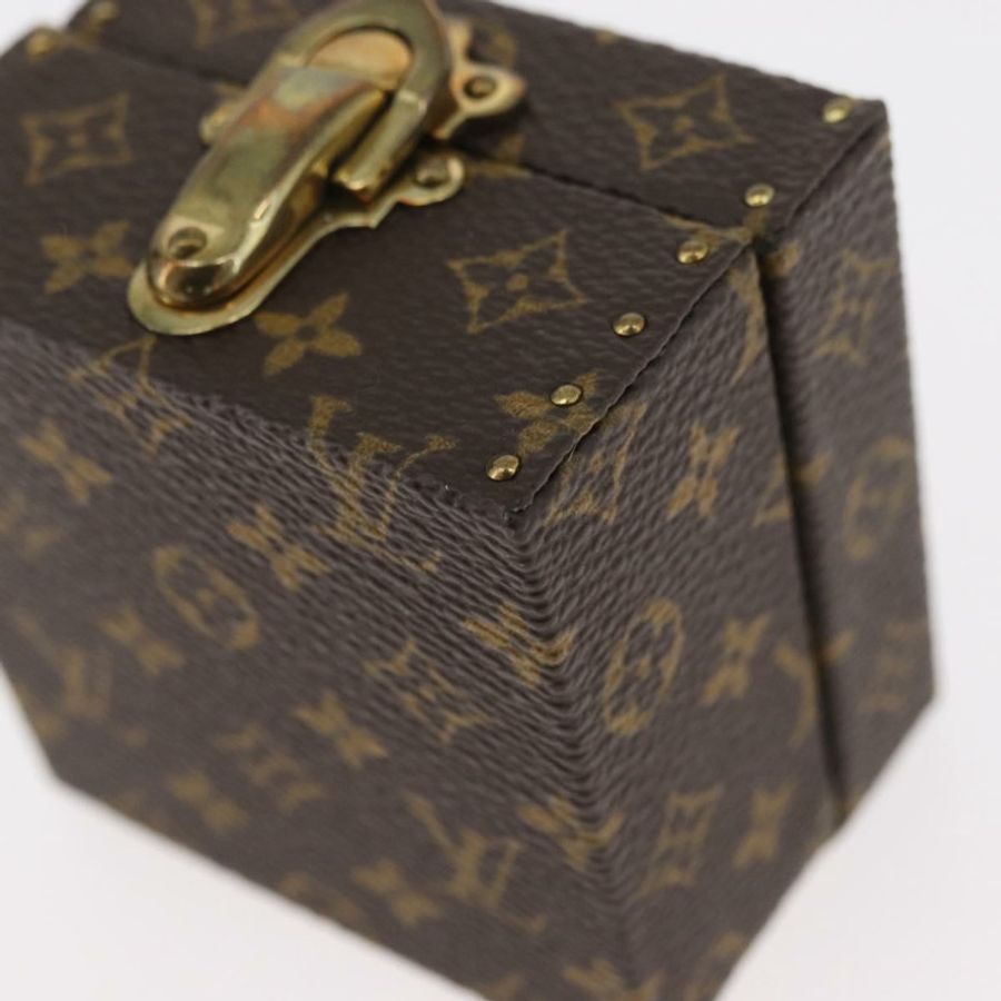 【日本直送】路易威登 Monogram Case Eccrine Declaration 珠寶盒 M21010 Auth 167372M-13