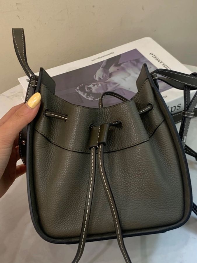 羅意威 loewe橄欖綠 牛皮 mini 吊床包-1