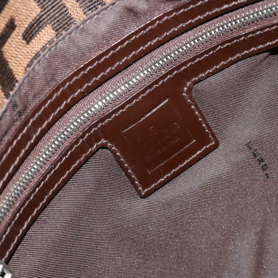 【日本直送】FENDI Zucca帆布Mamma Baguette手提包,黑色、棕色、銀色,正品 am11776SAV-20