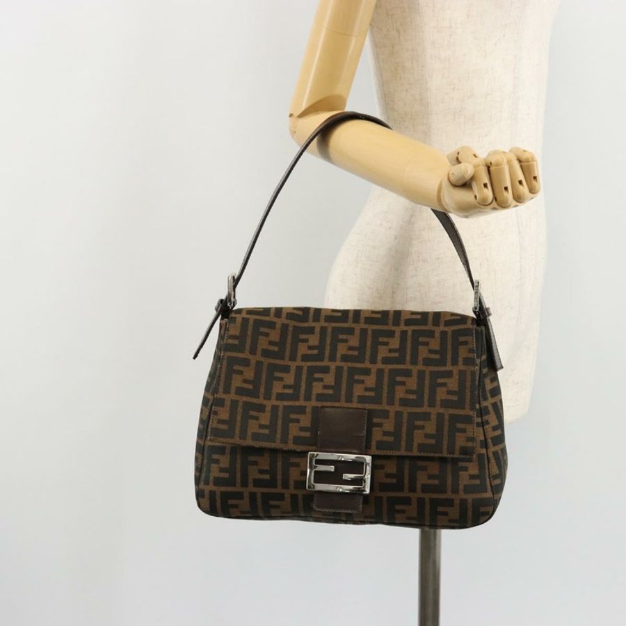 【日本直送】FENDI Zucca帆布Mamma Baguette手提包,黑色、棕色、銀色,正品 am11776SAV-25